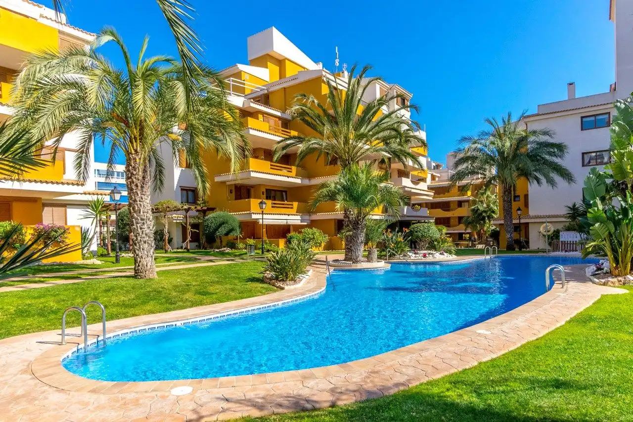 Apartamento con piscina en venta en N/A