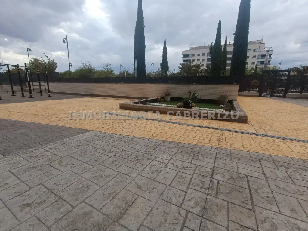 Vista exterior de Piso en venta en El Campillo - Norte