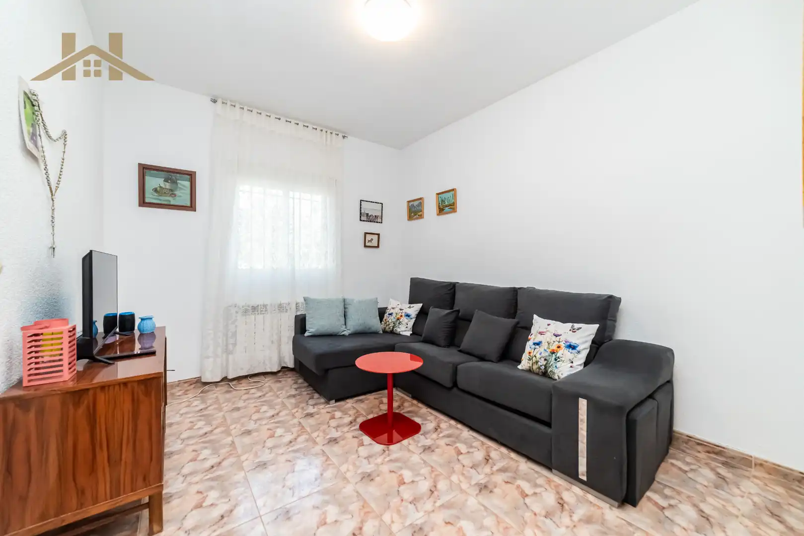 Sala de estar de Casa adosada en venta en Villa del Prado con Aire acondicionado, Jardín privado y Piscina