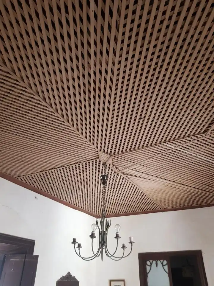 Vista exterior de Edificio en venta en Tarifa