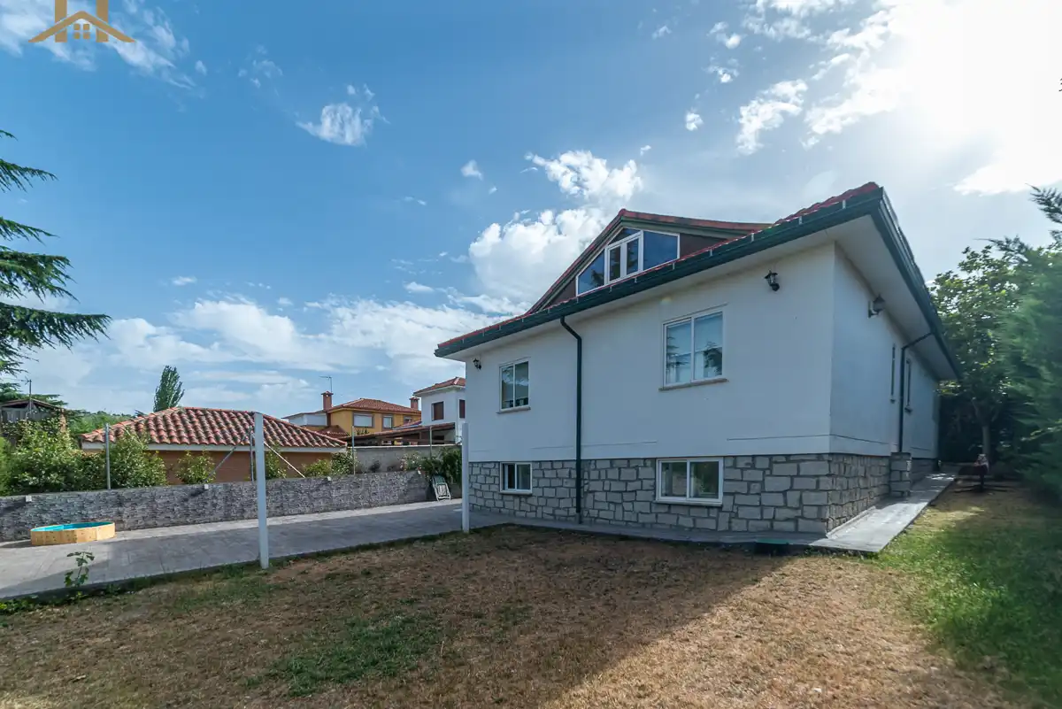 Vista exterior de Casa o chalet en venta en Collado Mediano con Calefacción y Jardín privado