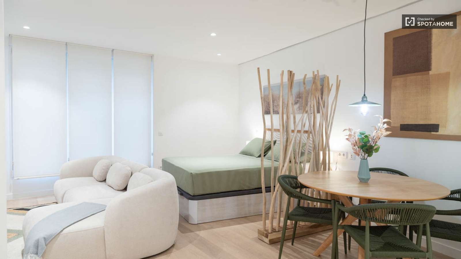 Dormitori de Apartament per a compartir en  Madrid Capital amb Aire condicionat i Terrassa