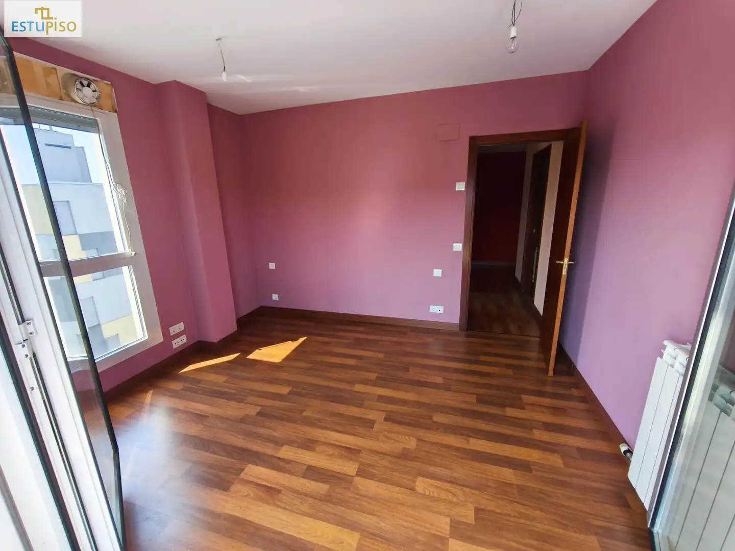 Dormitori de Pis en venda en Vitoria - Gasteiz amb Calefacció, Parquet i Terrassa