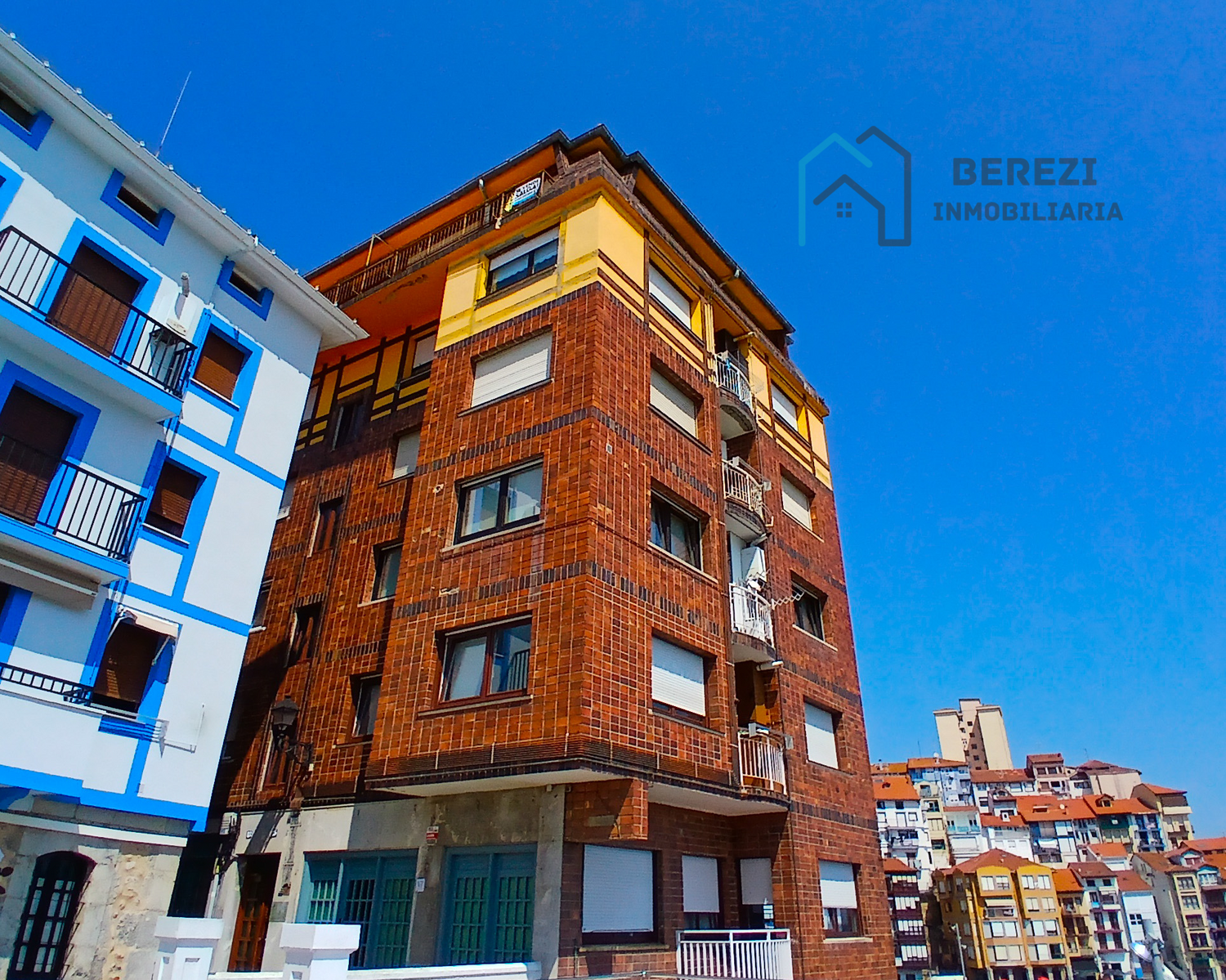 Vista exterior de Àtic en venda en Bermeo amb Moblat i Balcó