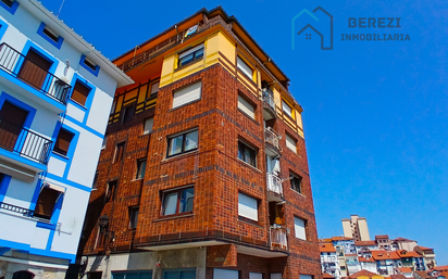 Vista exterior de Àtic en venda en Bermeo amb Balcó