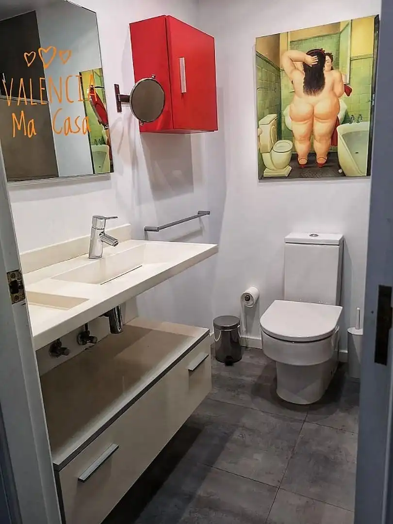 Bathroom of Flat for rent in Valencia  with Air Conditioner, Heating and Furnished