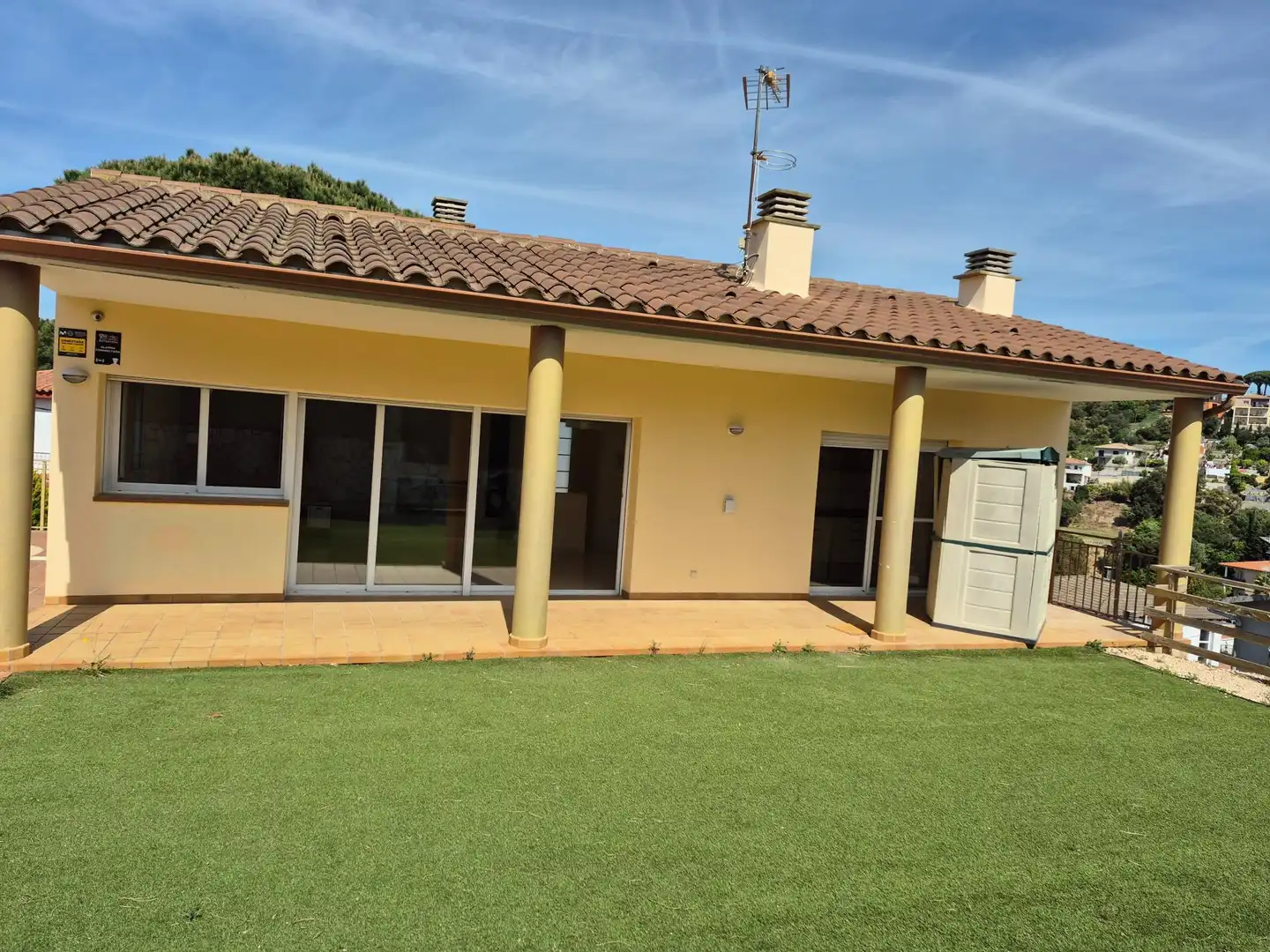 Vista exterior de Casa o xalet en venda en Tordera amb Aire condicionat, Calefacció i Terrassa