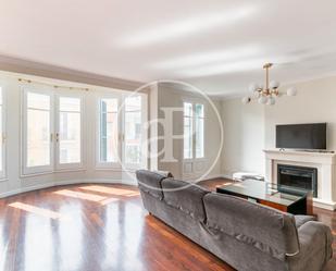 Living room of Flat to rent in  Barcelona Capital  with Air Conditioner, Terrace and Balcony