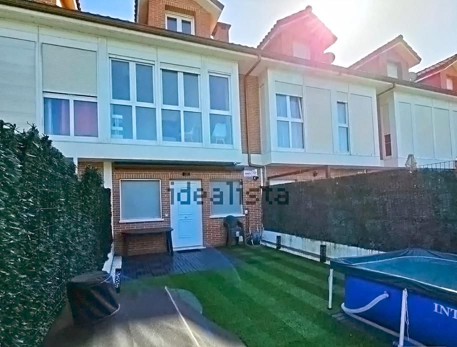 Vista exterior de Casa o xalet en venda en Guriezo amb Jardí privat