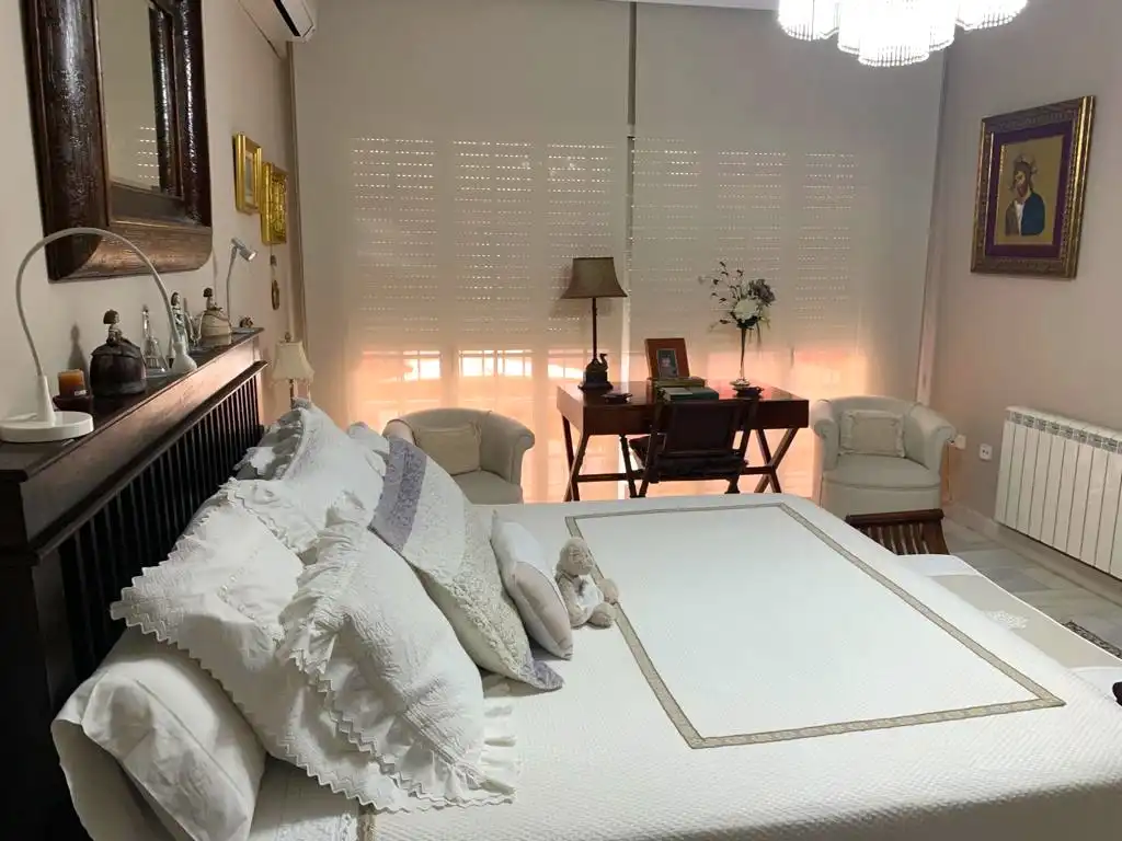 Dormitori de Casa o xalet en venda en El Puerto de Santa María amb Aire condicionat i Jardí privat