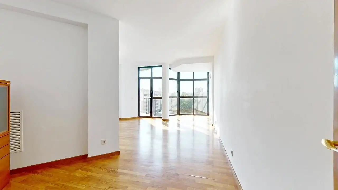 Sala d'estar de Pis en venda en Barcelona amb Aire condicionat, Calefacció i Parquet