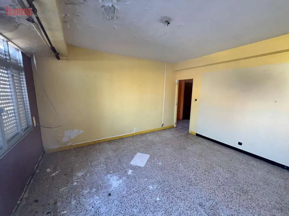 Wohnung zum Verkauf in Coristanco mit Terrasse und Abstellraum