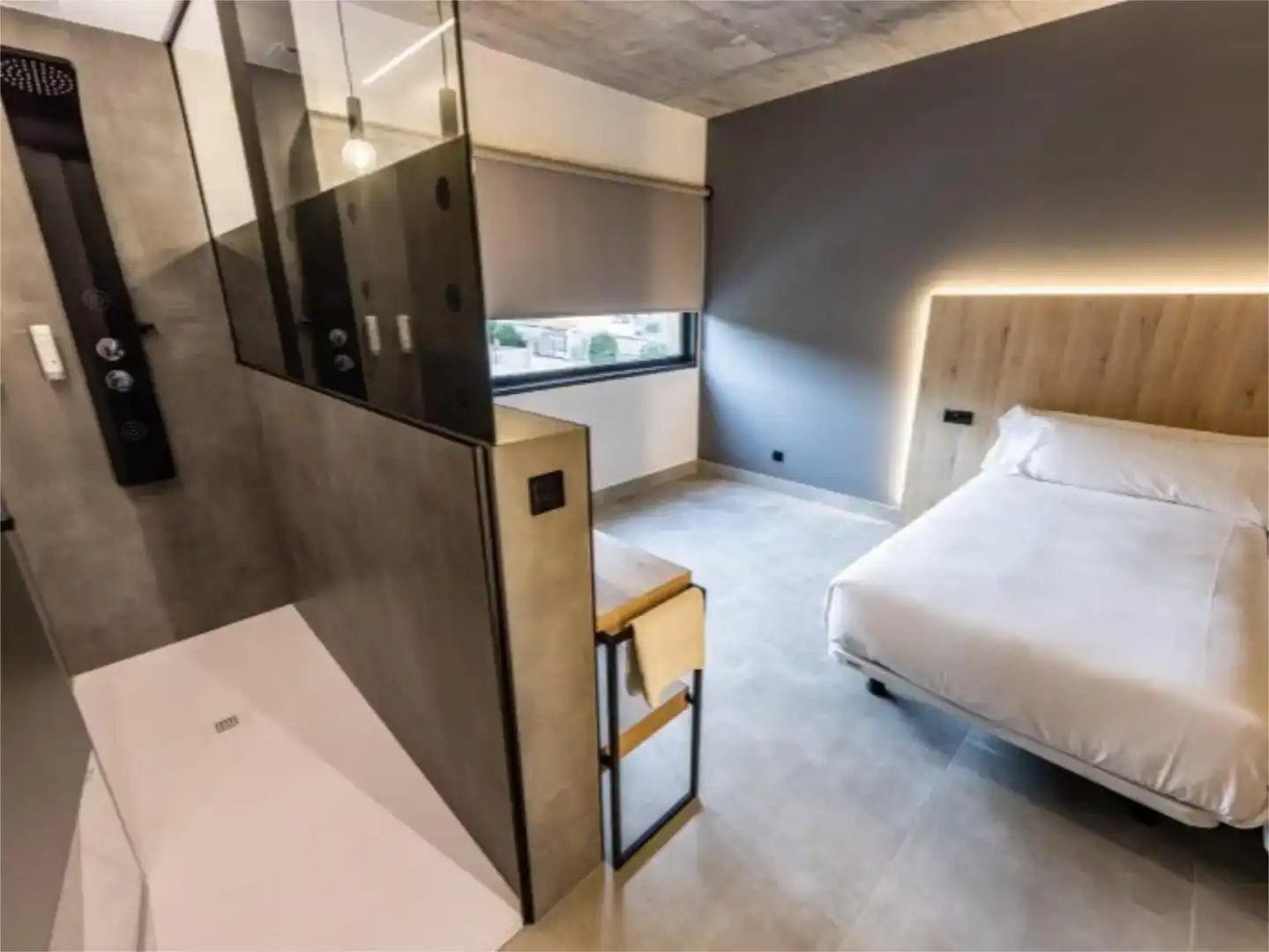 Schlafzimmer von Geschaftsraum zum Verkauf in Camariñas mit Klimaanlage, Parkett und Möbliert