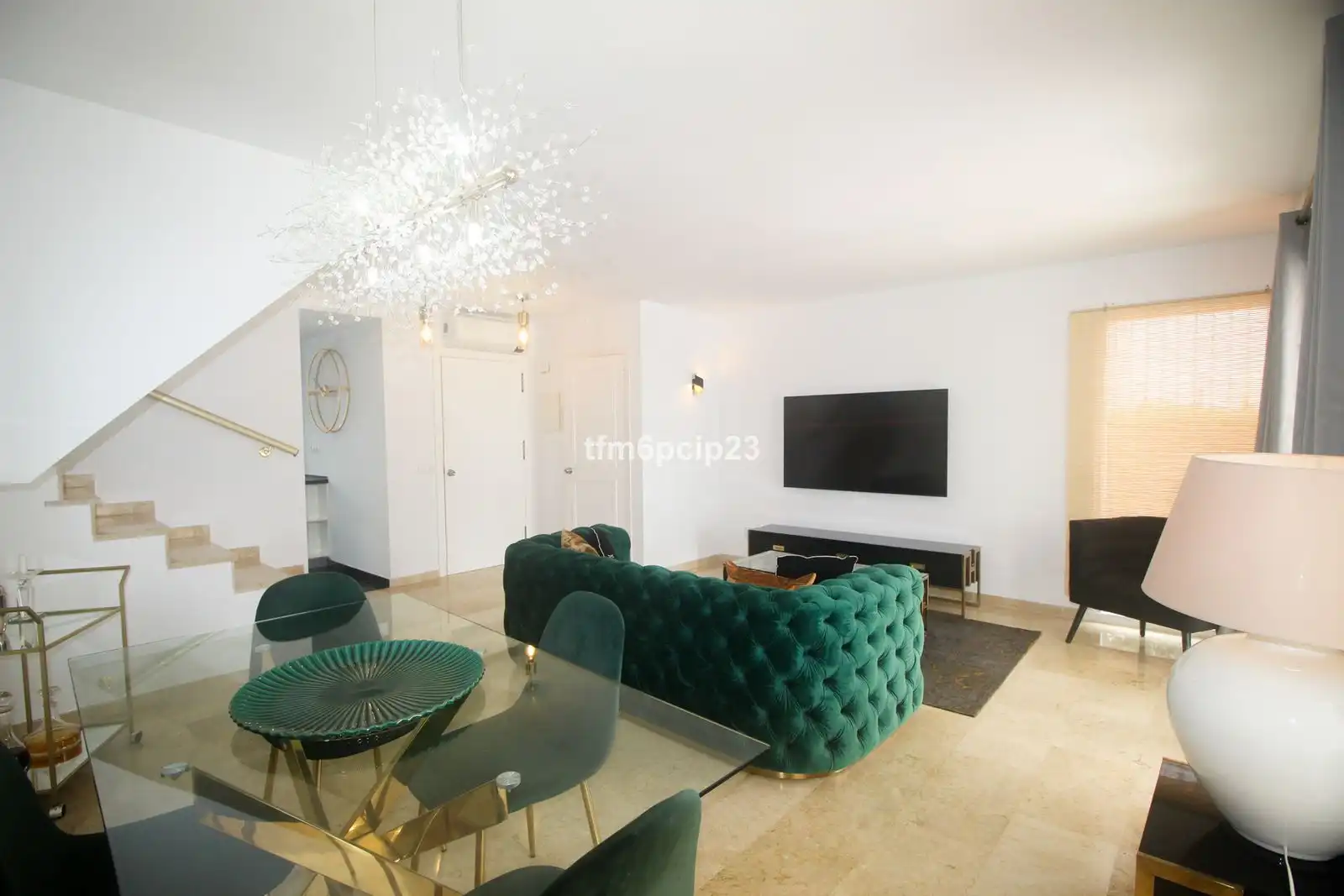 Sala d'estar de Casa adosada en venda en Manilva amb Aire condicionat, Traster i Moblat