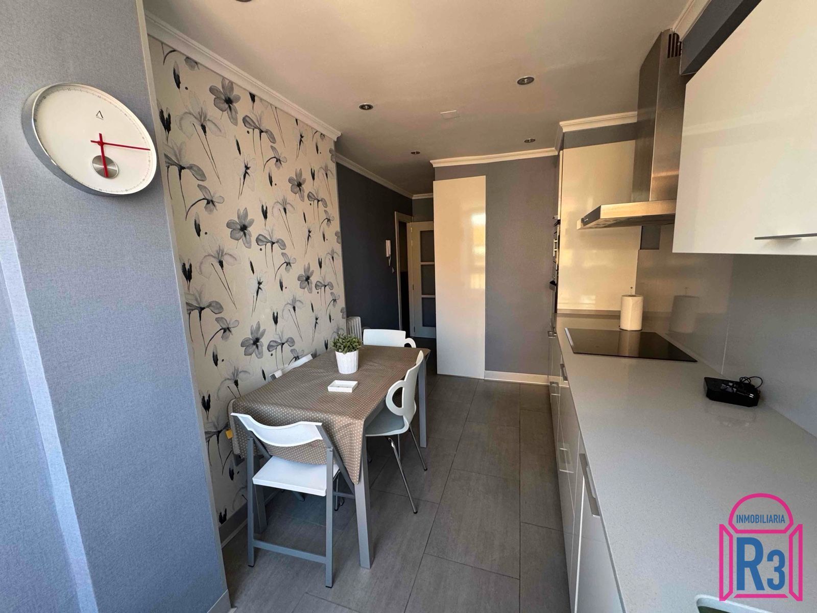 Cocina de Piso en venta en León Capital  con Calefacción y Trastero