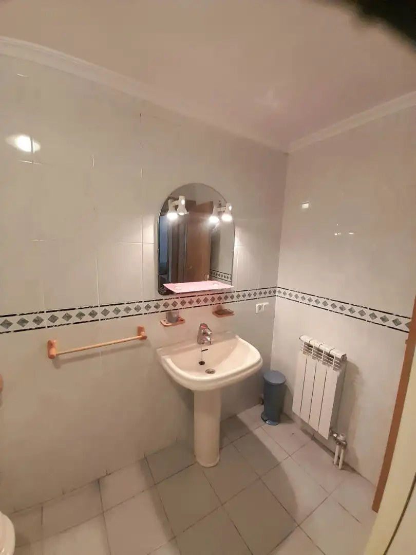 Bany de Apartament en venda en Salamanca amb Calefacció, Parquet i Moblat