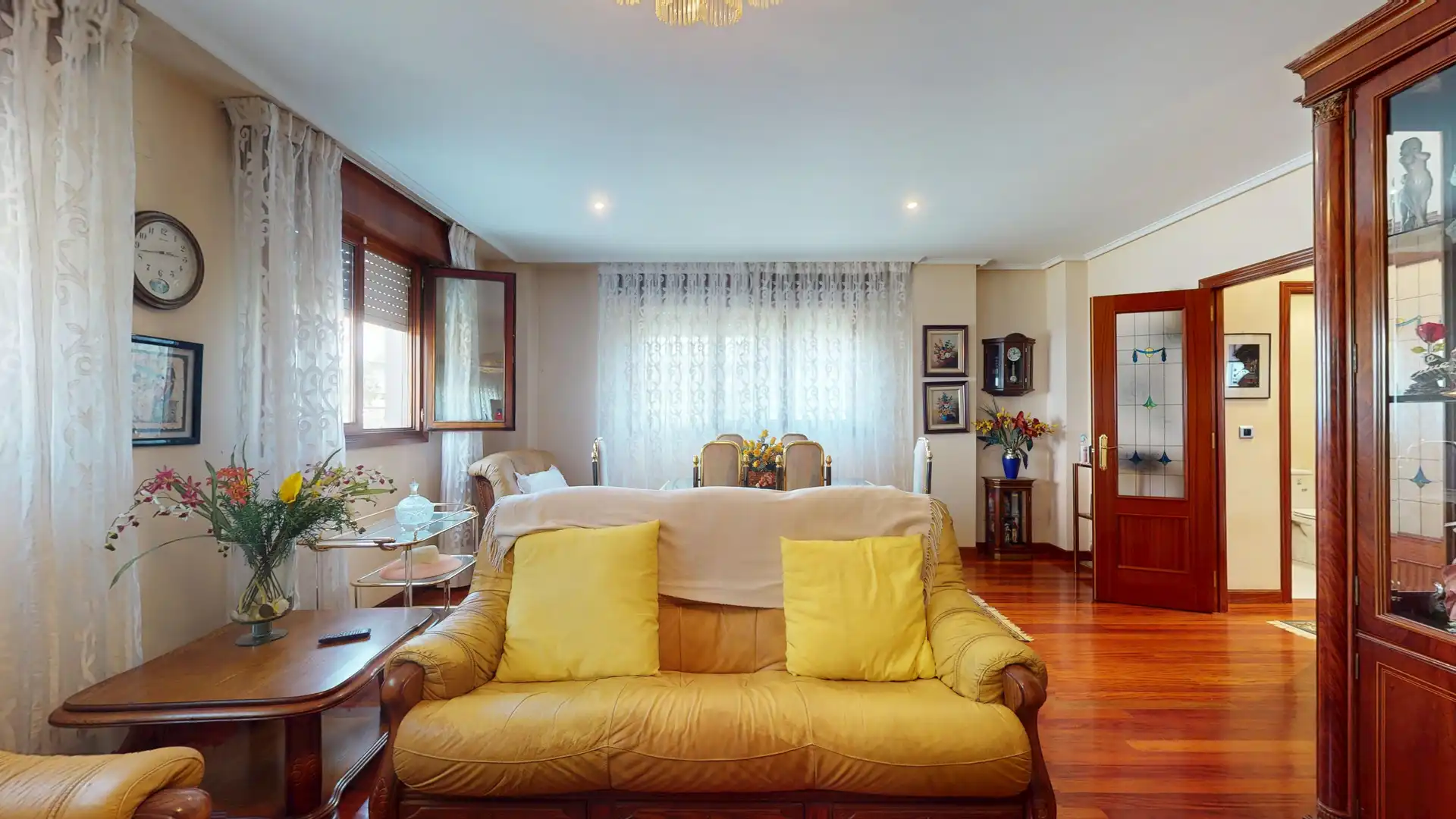 Sala de estar de Casa o chalet en venta en Castro-Urdiales con Calefacción, Terraza y Trastero