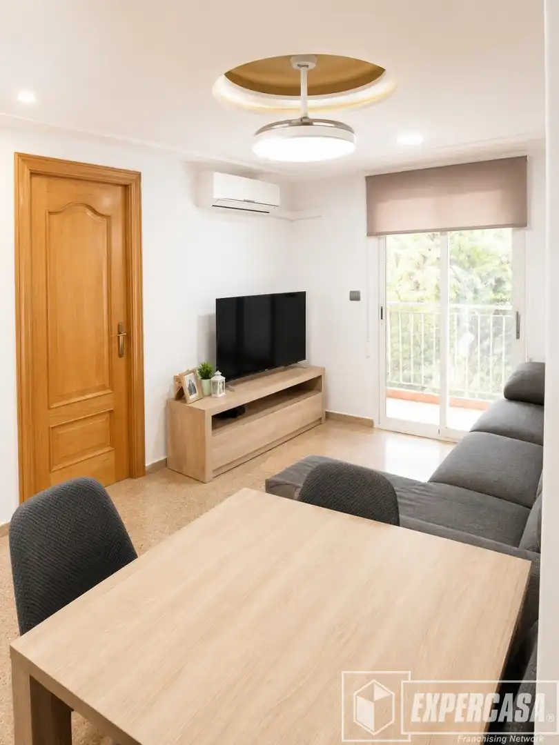 Living room of Flat for sale in Burjassot