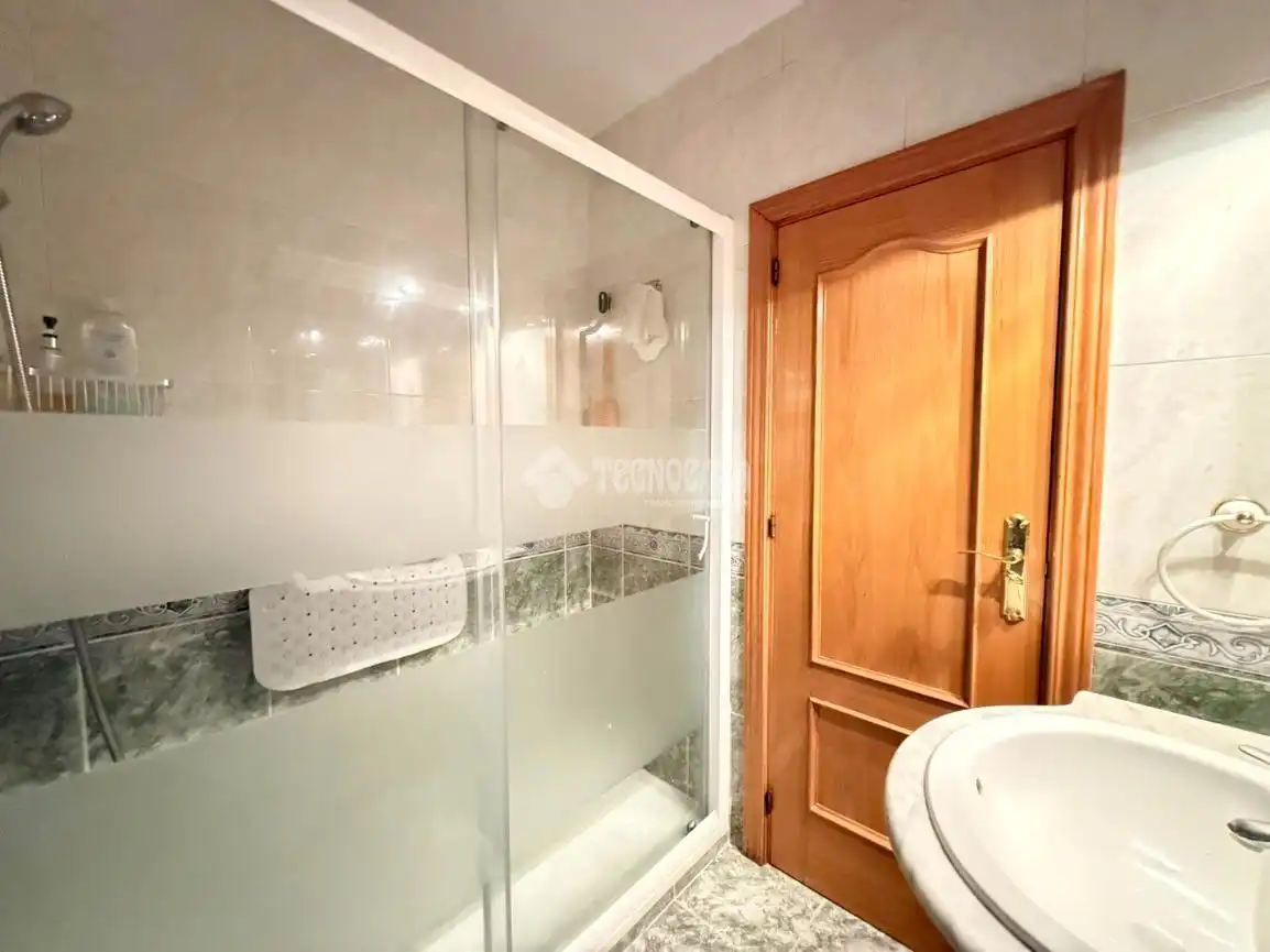 Baño de Piso en venta en Alcobendas con Calefacción y Terraza