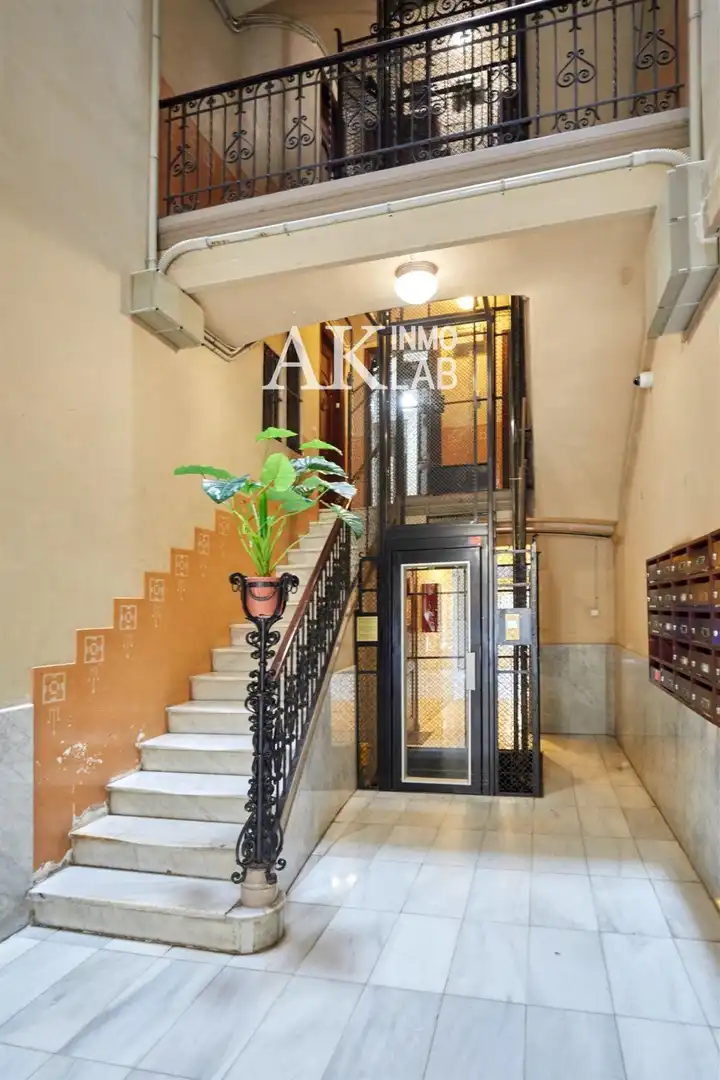Apartments for sale in Barcelona  with Air Conditioner, Terrace and Furnished
