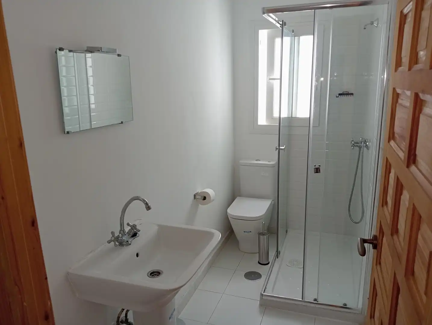 Badezimmer von Wohnung zur Miete in Sevilla mit Klimaanlage, Terrasse und Möbliert
