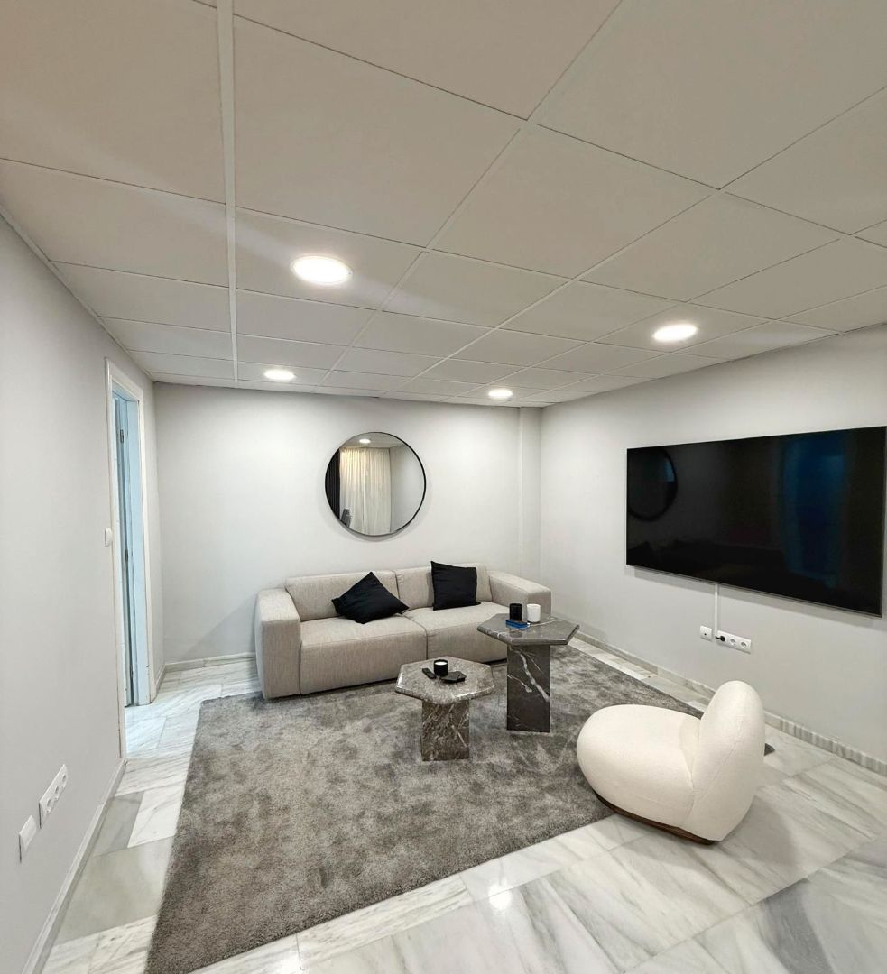 Oficina de lloguer en Marbella amb Aire condicionat, Calefacció i Moblat