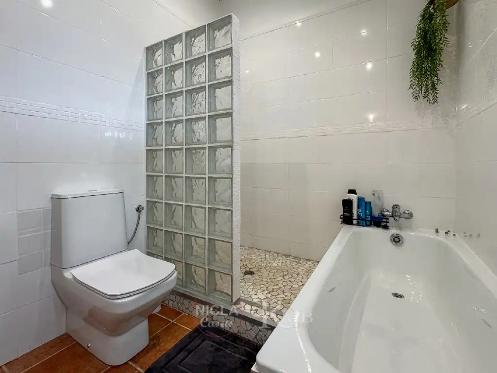 Bany de Casa o xalet en venda en Antas amb Aire condicionat, Jardí privat i Terrassa
