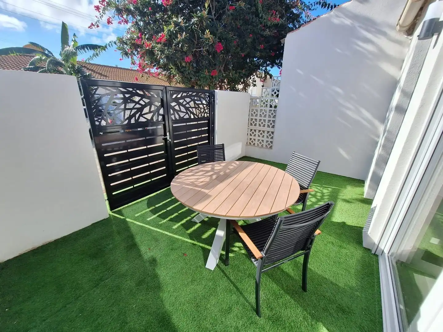 Terrassa de Estudi en venda en Torrevieja amb Aire condicionat, Jardí privat i Terrassa