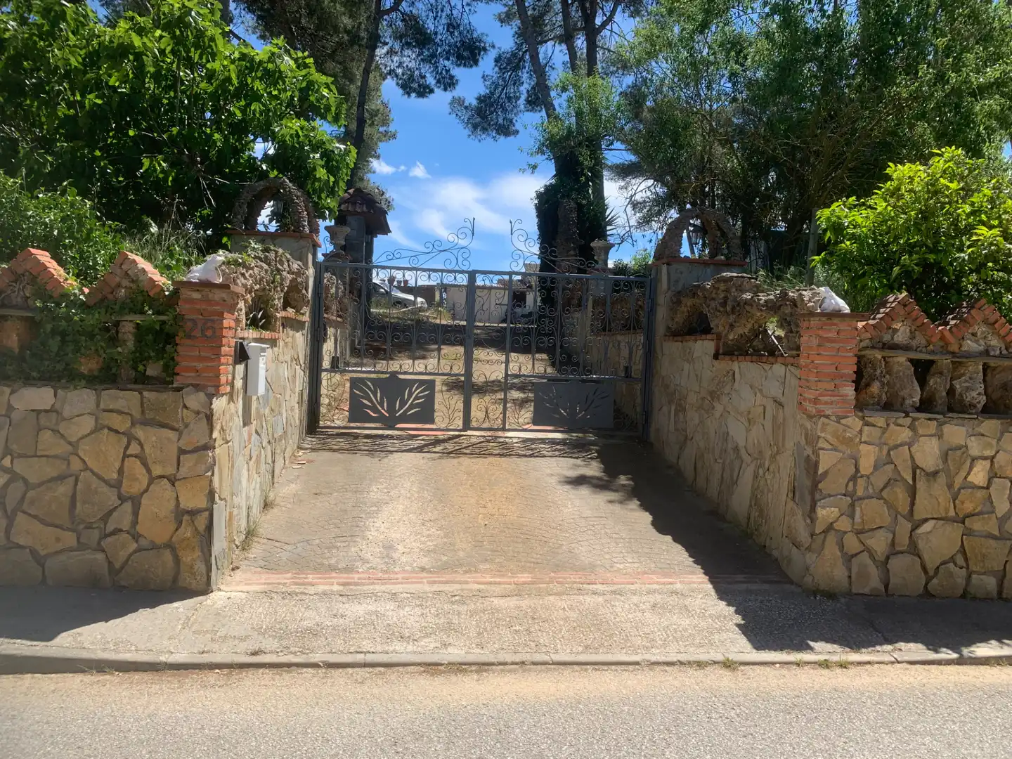 Vista exterior de Finca rústica en venta en Vallirana con Aire acondicionado, Calefacción y Jardín privado