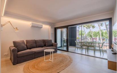 Sala d'estar de Apartament de lloguer en Castell-Platja d'Aro amb Aire condicionat i Terrassa