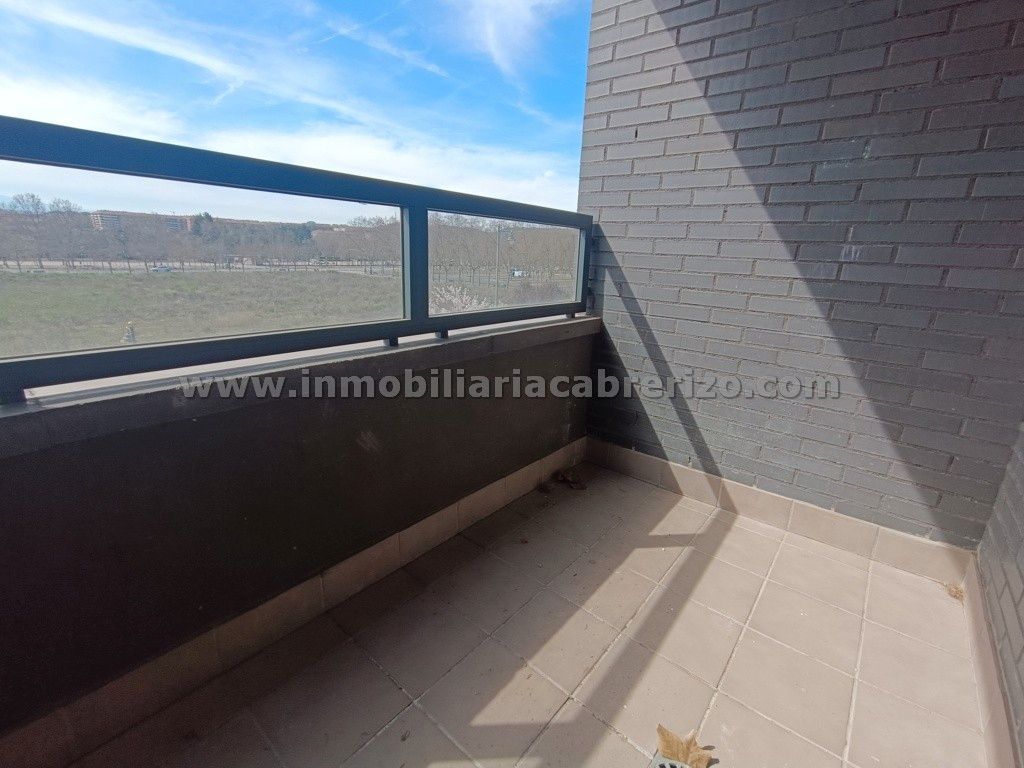 Terrassa de Apartament en venda en  Logroño amb Calefacció, Parquet i Terrassa