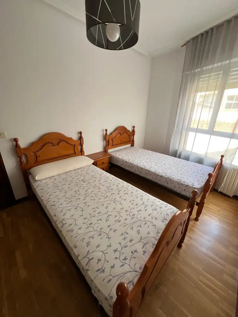 Schlafzimmer von Wohnung zum Verkauf in  Logroño mit Heizung, Parkett und Terrasse