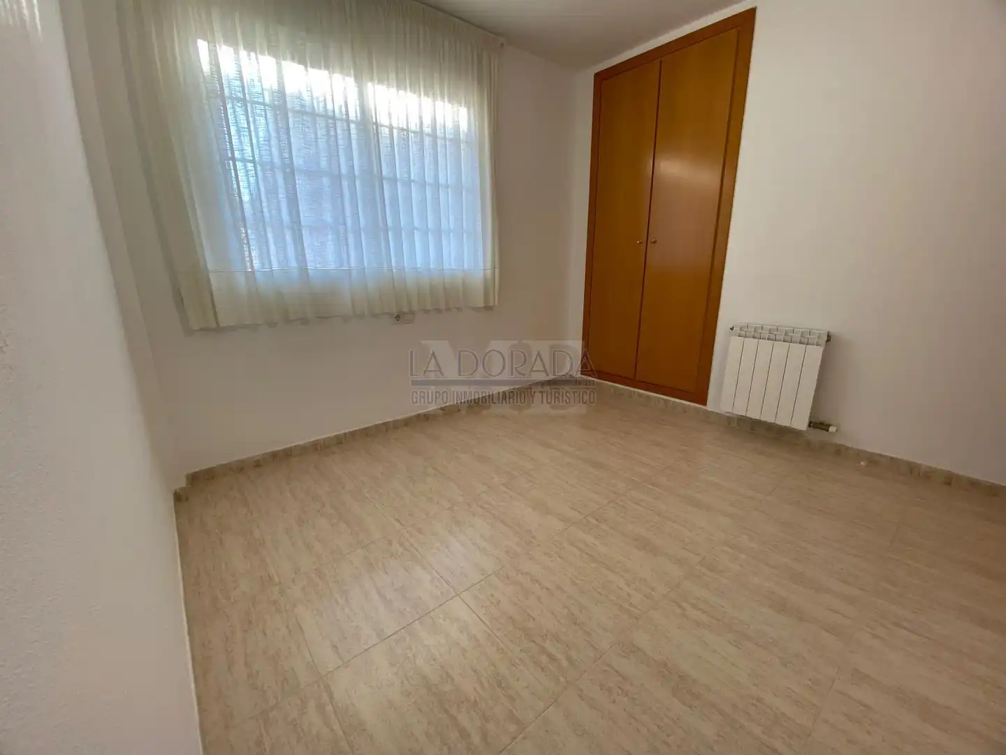 Habitación de Casa adosada en venta en Cambrils con Aire acondicionado, Calefacción y Jardín privado
