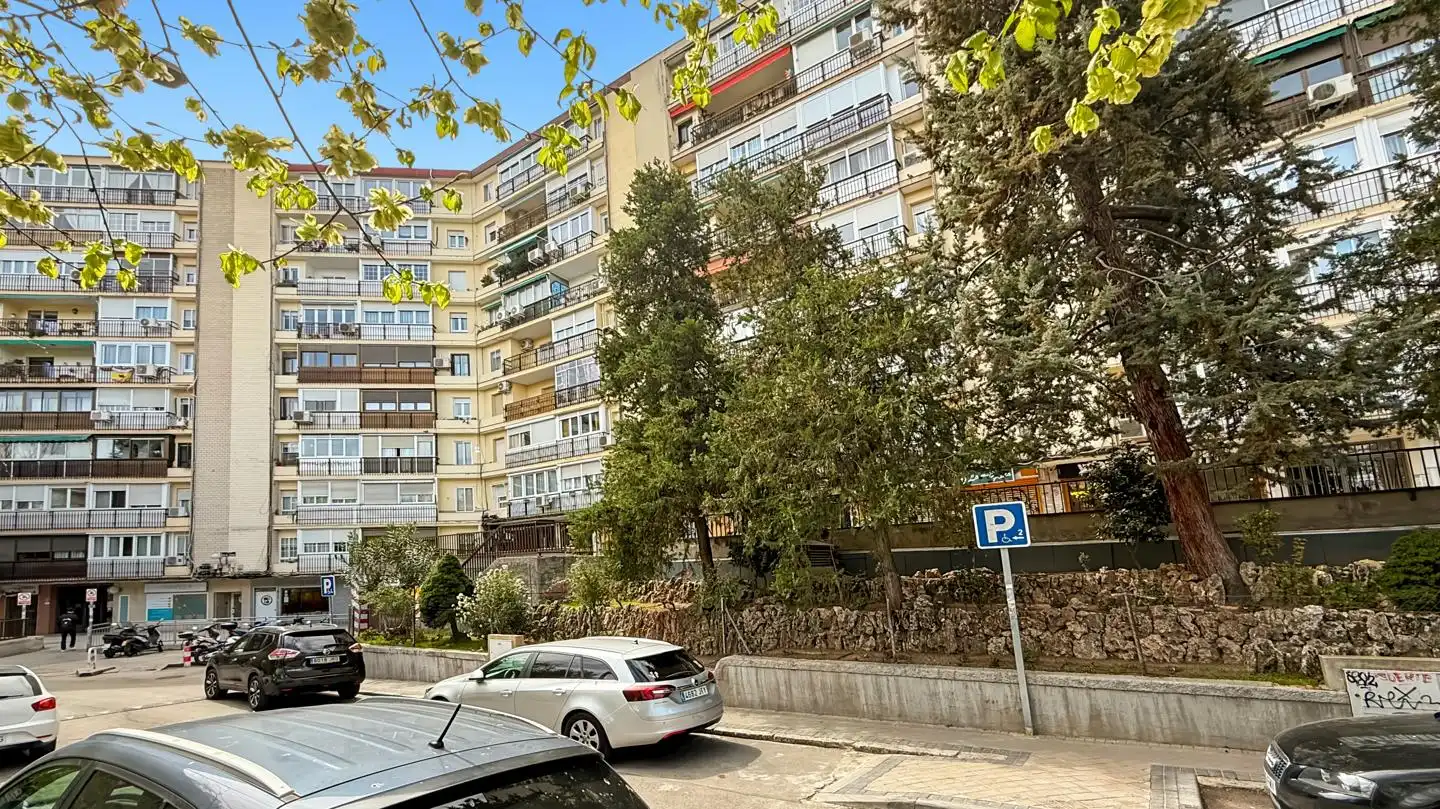 Außenansicht von Geschaftsraum zum Verkauf in Madrid