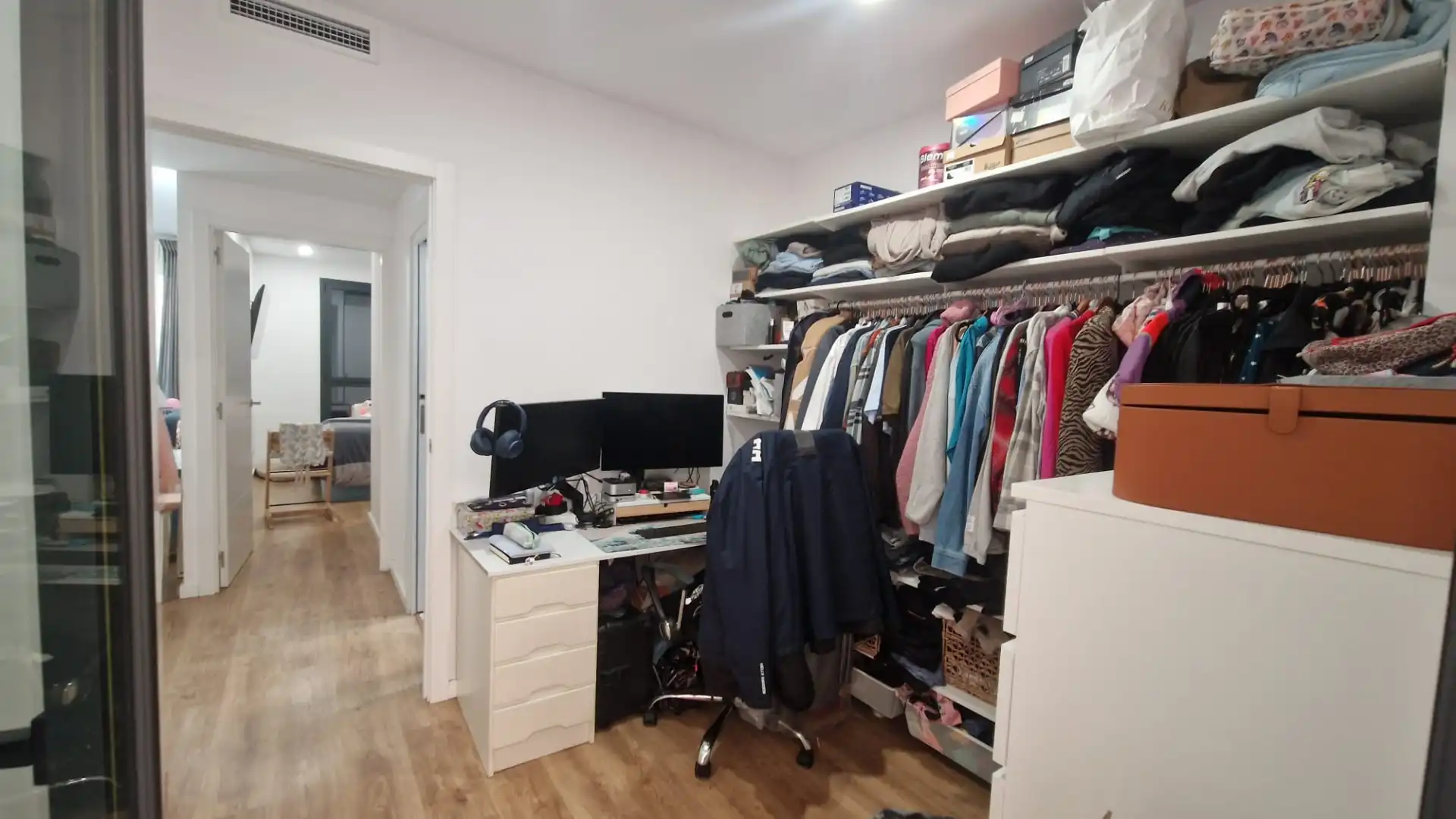 Schlafzimmer von Wohnung zum Verkauf in Sant Boi de Llobregat mit Klimaanlage, Heizung und Abstellraum