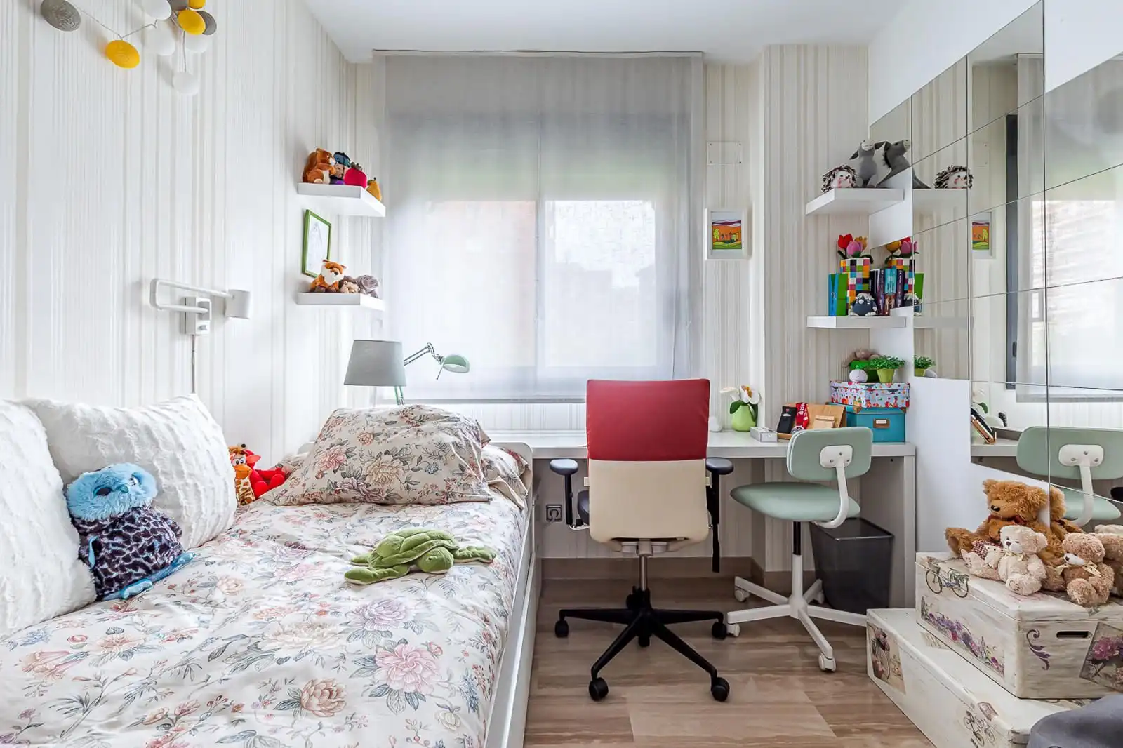 Bedroom of Flat for rent in Madrid  with Air Conditioner, Private garden and Swimming Pool