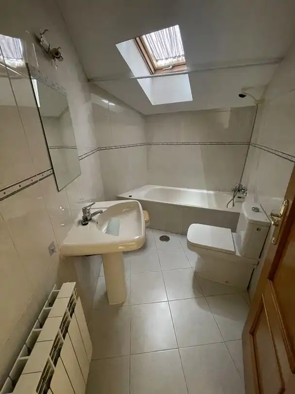 Bathroom of Duplexes for sale in Toledo  with Heating and Swimming Pool