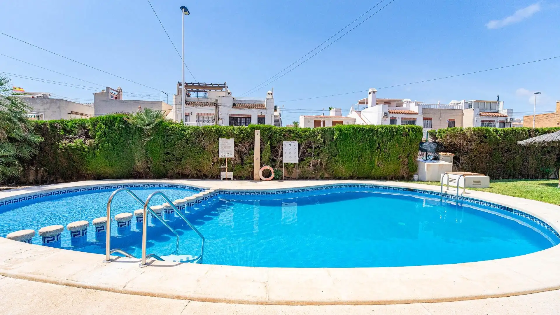 Schwimmbecken von Wohnungen zum Verkauf in Torrevieja mit Terrasse und Gemeinschaftspool