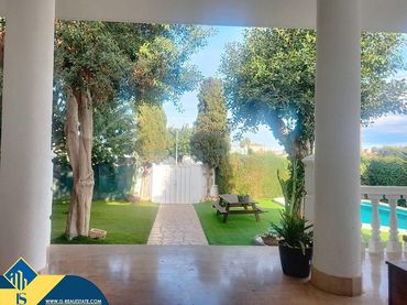 Chalet con piscina en venta en Zona Carrefour - Urbanizaciones