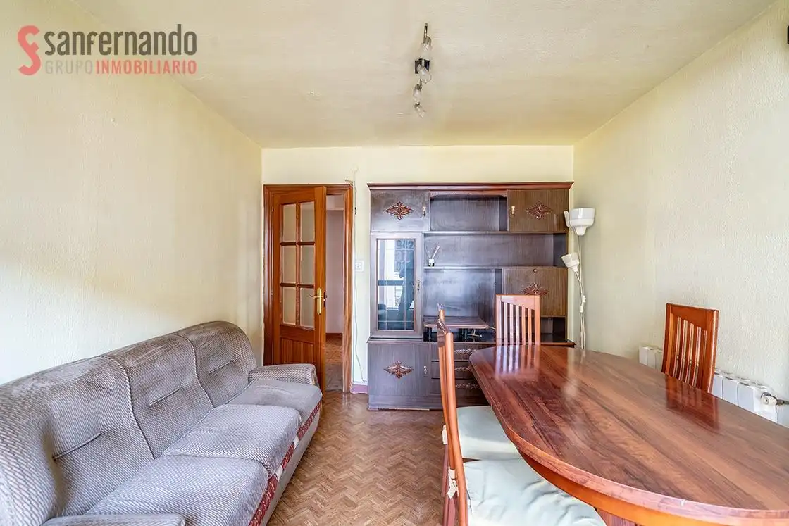 Sala d'estar de Pis en venda en Santander amb Calefacció