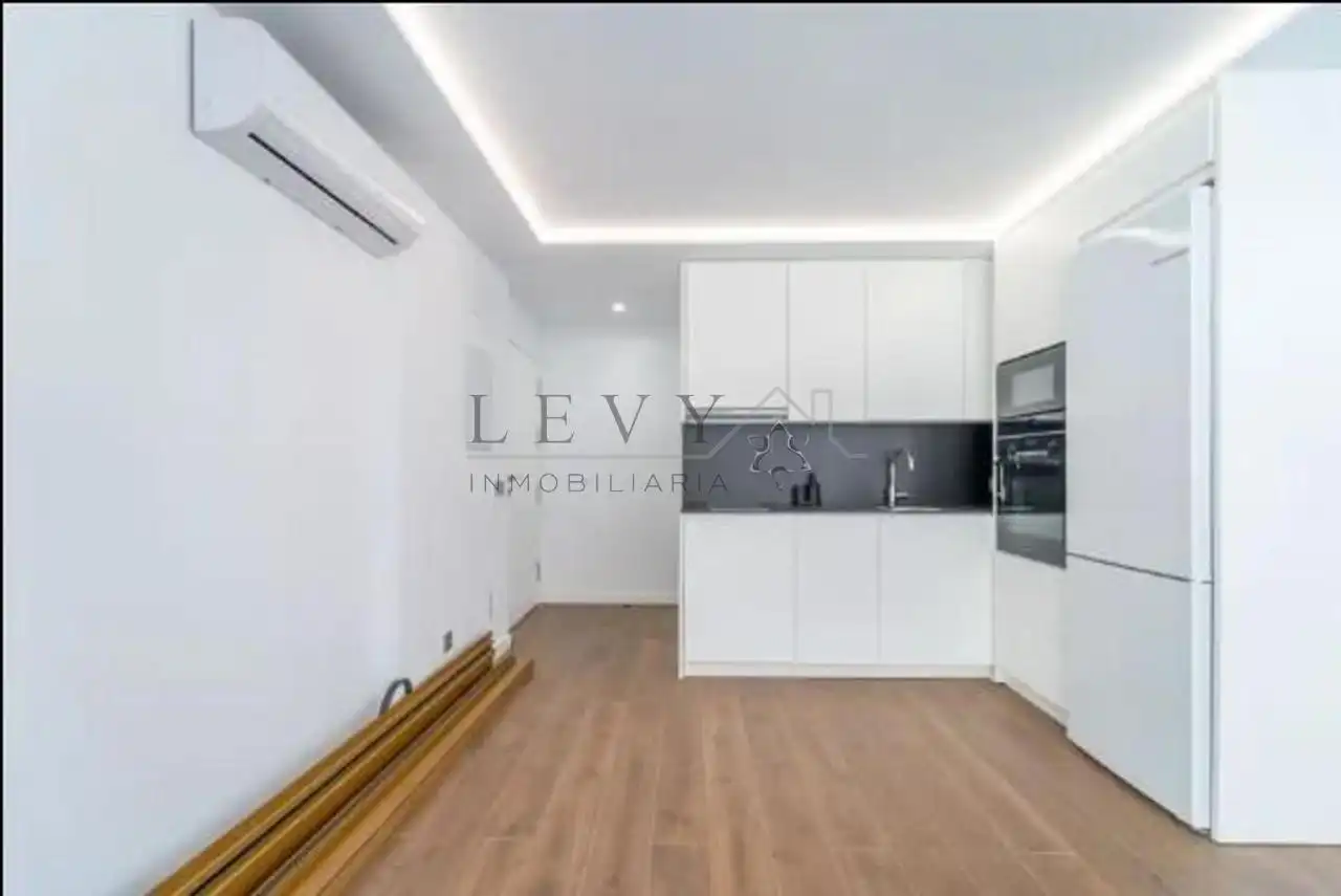 Habitación de Piso en venta en Málaga con Calefacción