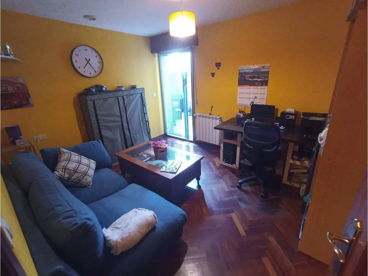 Sala d'estar de Pis en venda en Carral amb Calefacció, Terrassa i Traster
