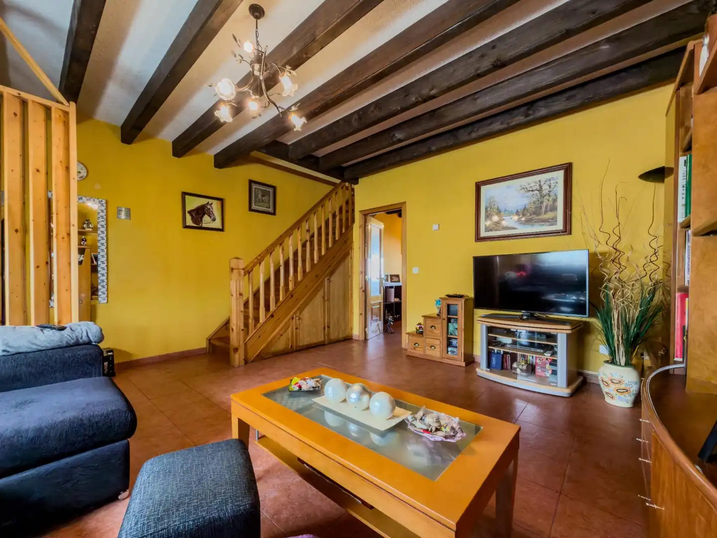 Sala d'estar de Casa adosada en venda en Villafufre amb Calefacció i Jardí privat