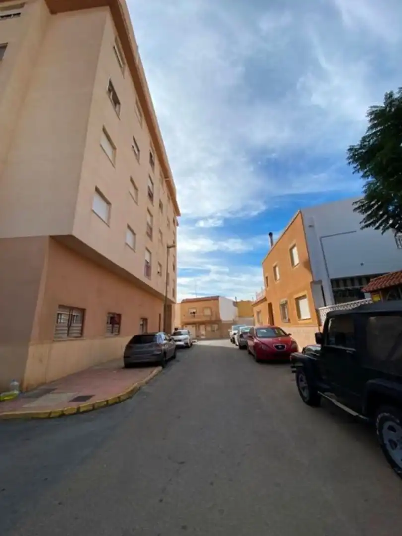 Vista exterior de Piso en venta en La Gangosa