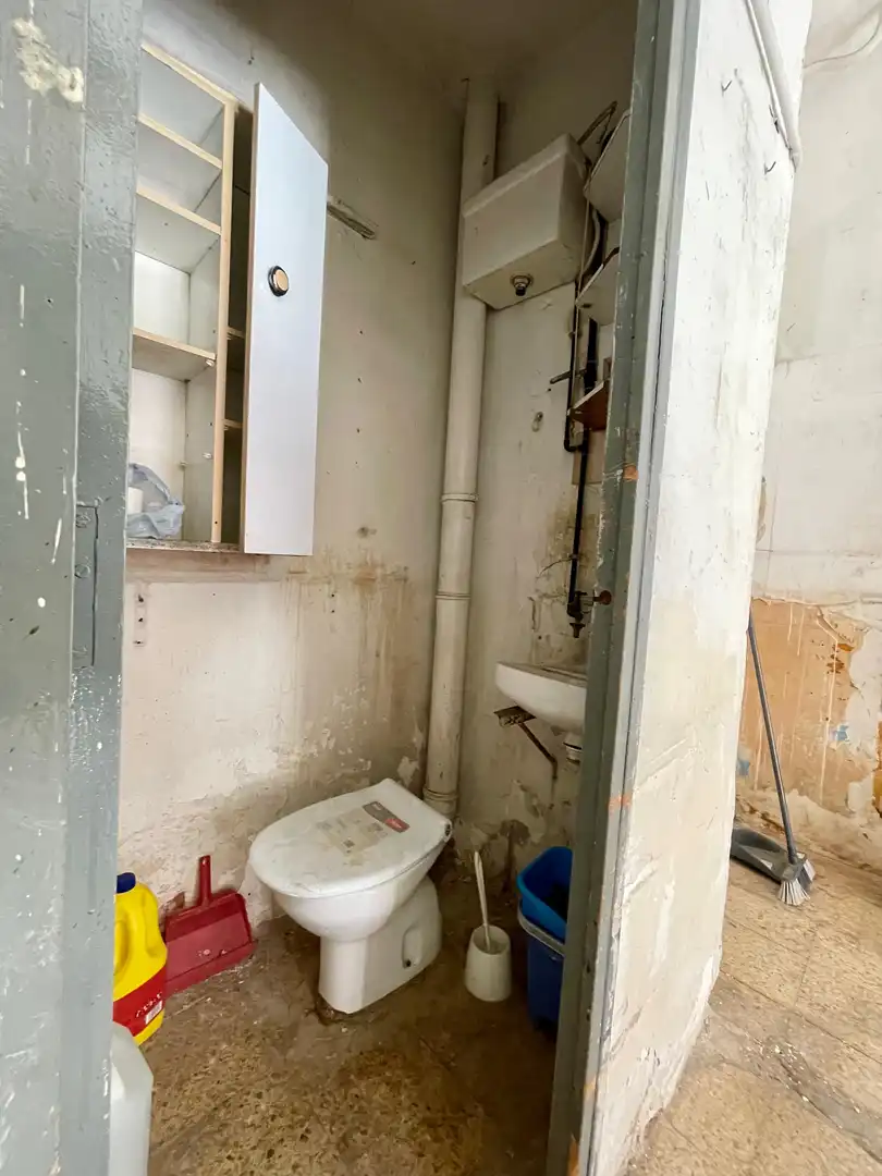 Baño de Local en venta en Badalona