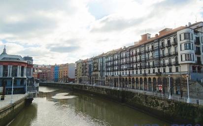 Vista exterior de Pis en venda en Bilbao 