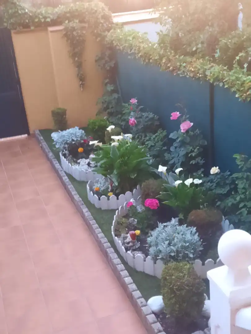 Garten von Einfamilien-Reihenhaus zum Verkauf in Alcalá de Henares mit Klimaanlage, Heizung und Privatgarten