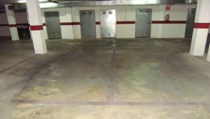 Parkplatz von Garage zum Verkauf in Novelda