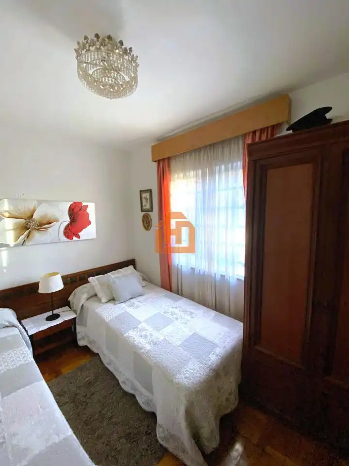 Habitación de Casa o chalet en venta en Cuadros con Jardín privado, Trastero y Amueblado