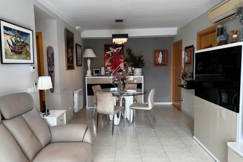 Menjador de Dúplex en venda en L'Escala amb Aire condicionat, Calefacció i Terrassa